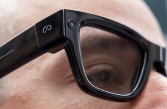 Nobody Seems to Agree on Smart Glasses