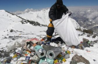 Nepal Is Throwing Out Its Decade-Old Scheme to Clean Mount Everest