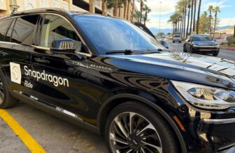 Qualcomm Wants You to Know That Its New Car Chip Has Multitasking Baked In