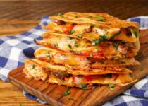 Chicken Fajita Quesadilla – Barefeet in the Kitchen